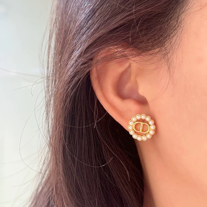 18K Dior Pearl Earrings