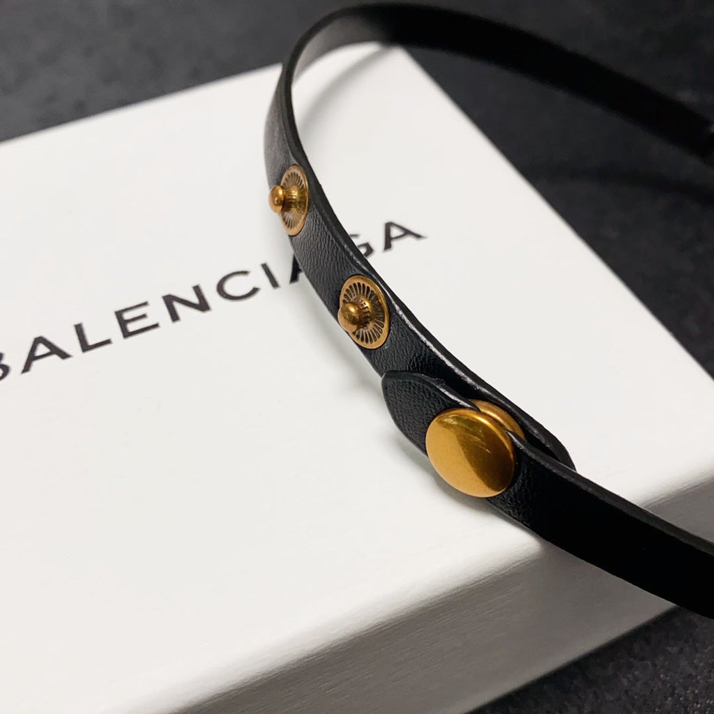 18K Balenciaga Choker Necklace