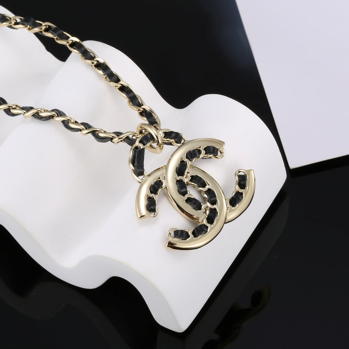 18K  Chanel Strass Leather Necklace