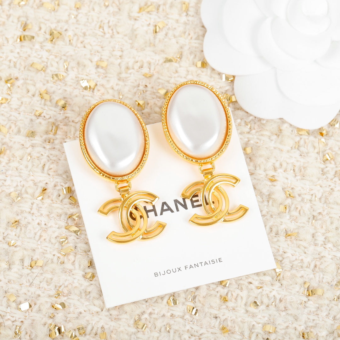 18K  Chanel Big Pearl Pendant Earrings