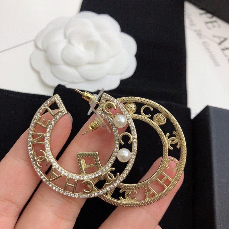 18K  Chanel Circle Pearl Earrings
