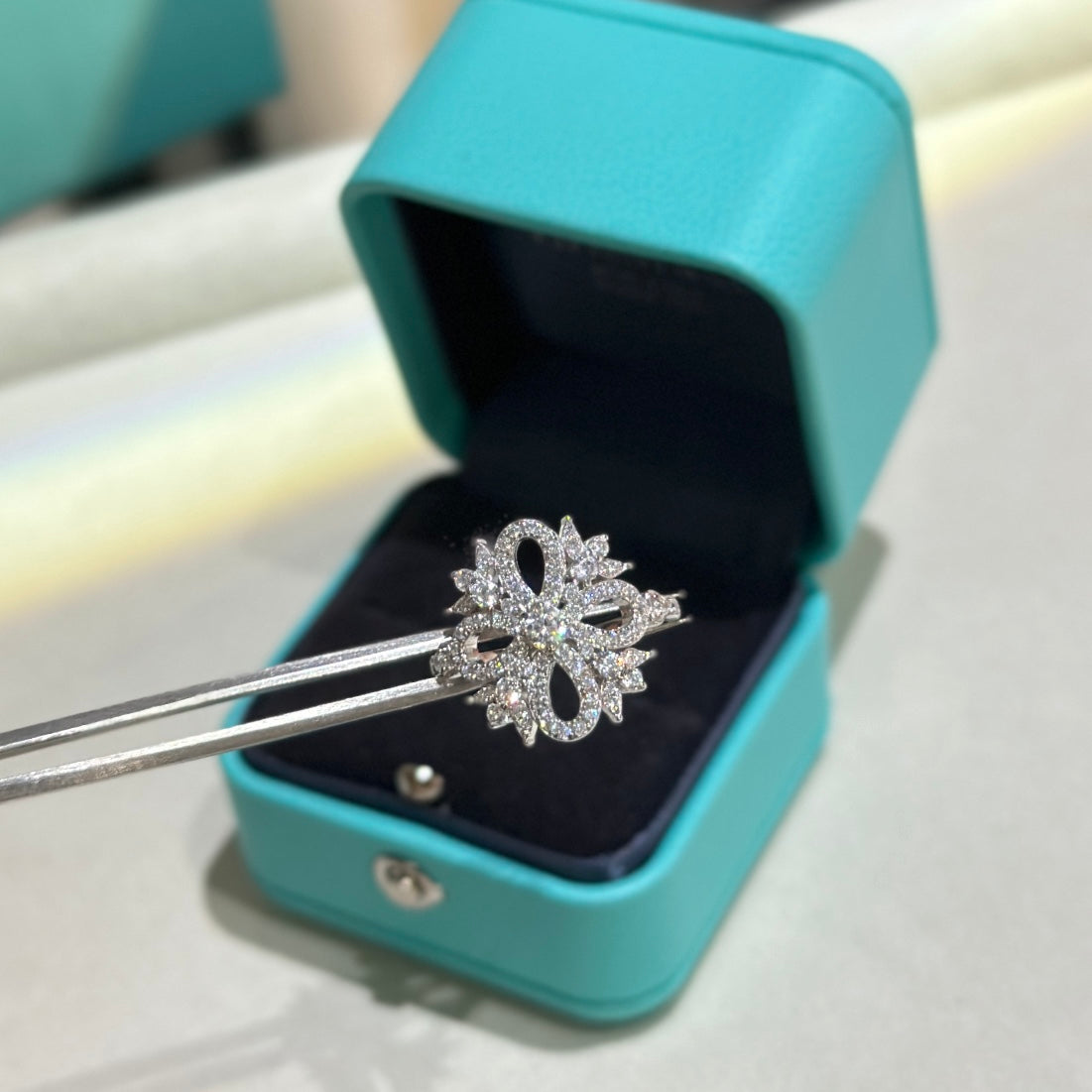 18K Tiffany Vinatge Flower Ring