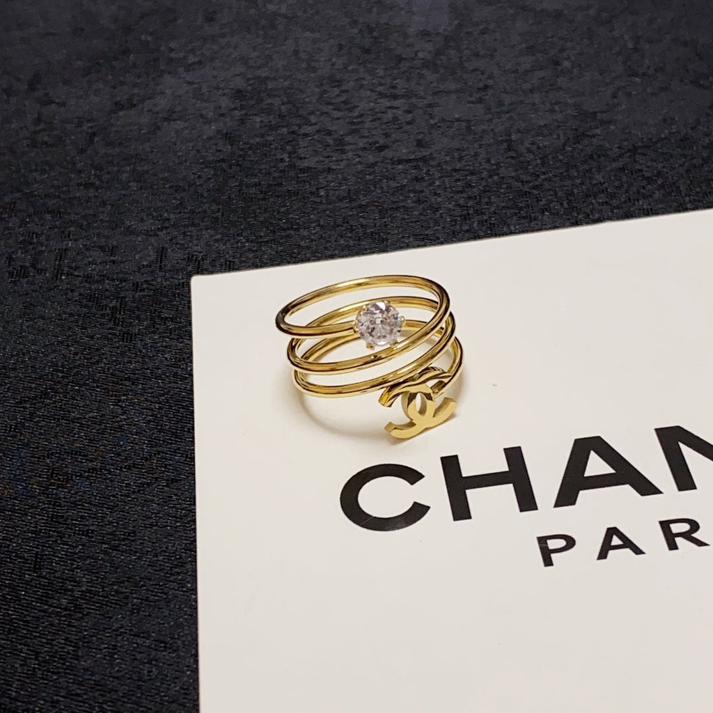 18K  Chanel Vintage Pearl Ring