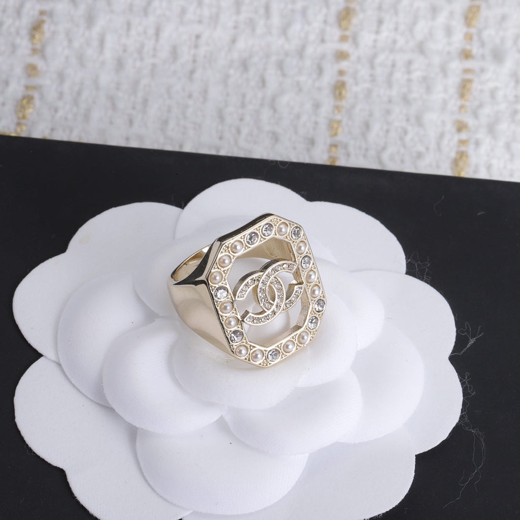 18K  Chanel Diamonds Ring