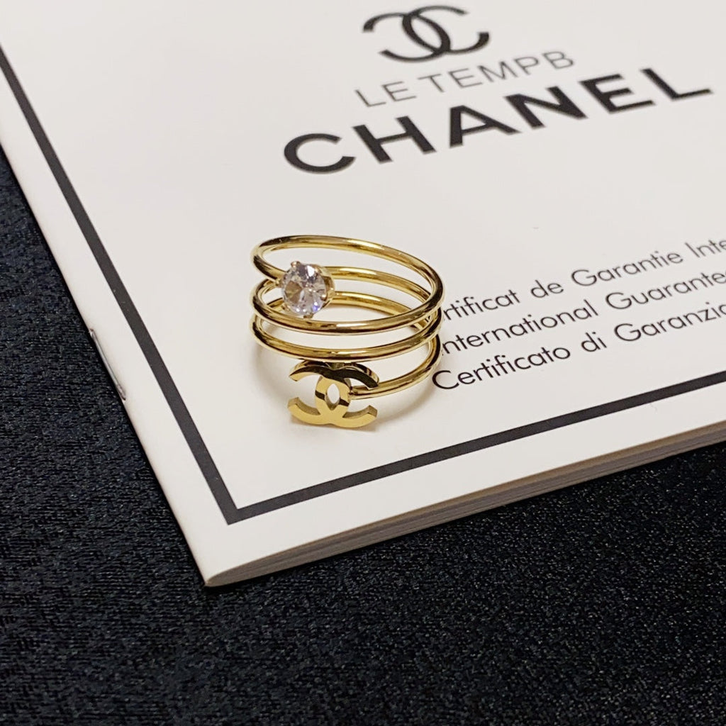 18K  Chanel Vintage Pearl Ring