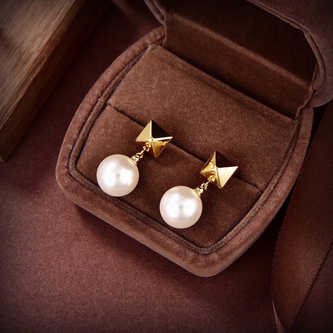 18K Valentino Pearl Earrings