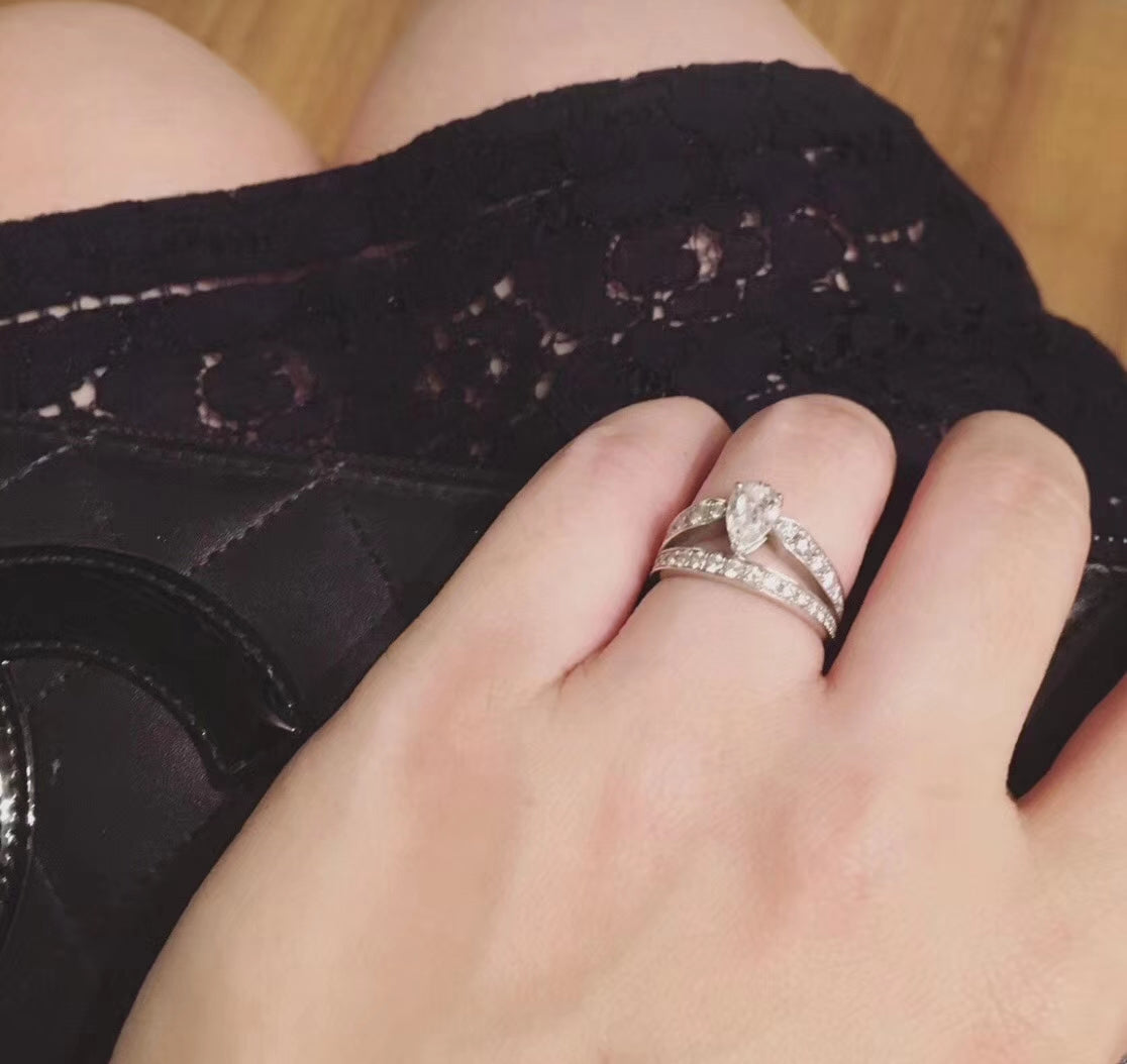 18K Josephine Engagement Ring