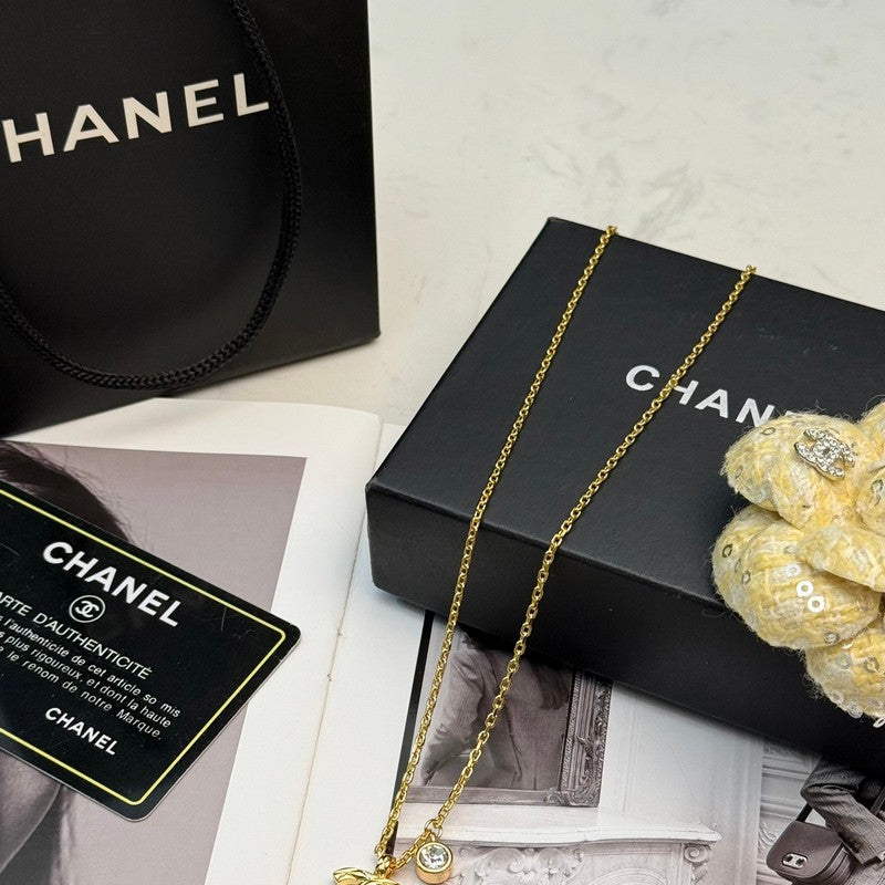 18K  Chanel 26P Diamond Gold Necklace