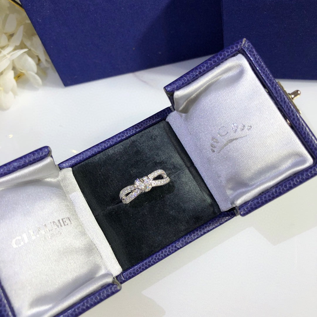 18K Diamond Ring