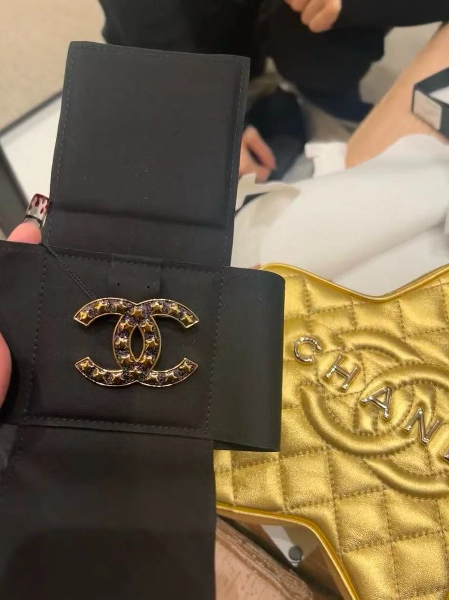 18K  Chanel Black Star Brooch