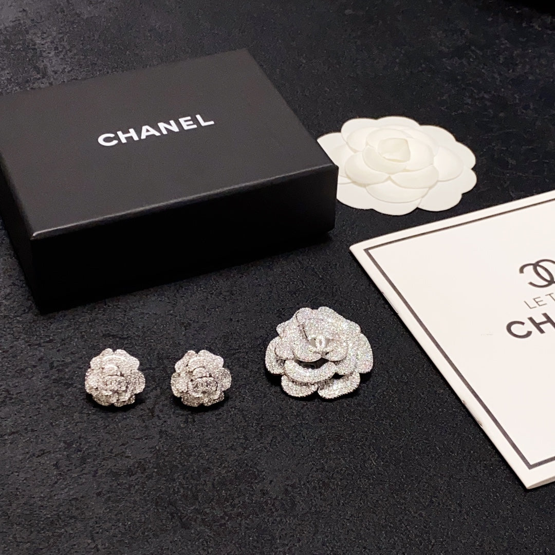 18K  Chanel Camellia Diamond Earrings