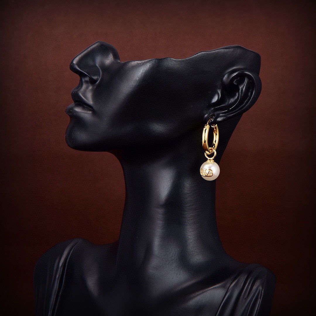 18K Valentino Pearl Earrings