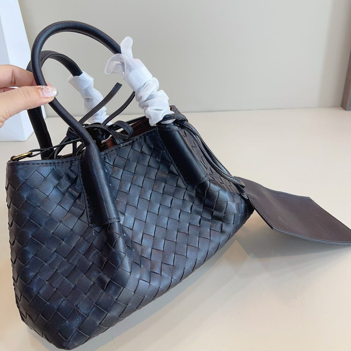 SMALL PINACOTECA TOTE BAG 25 IN BLACK CALFSKIN