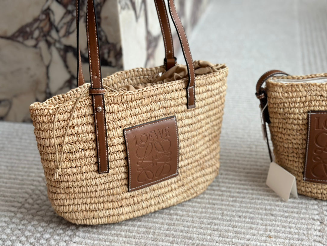 LOE 27 SUMMER WOVEN BASKET IN NATURAL RAFFIA