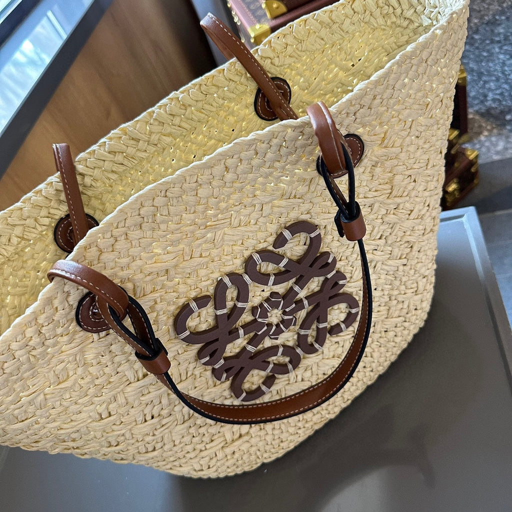LOE SMALL ANAGRAM BASKET 28 BAG IN NATURAL MIX BROWN IRACA PALM AND CALFSKIN