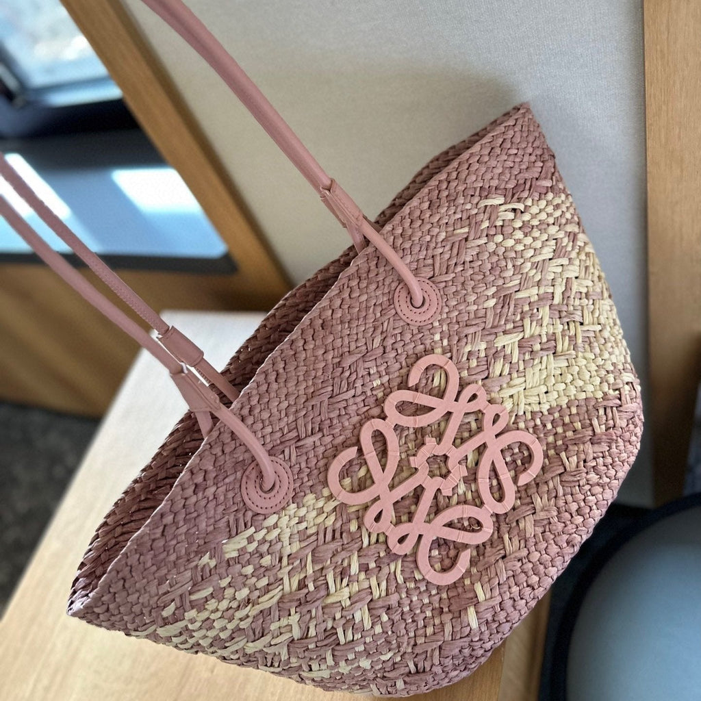 LOE SMALL ANAGRAM BASKET 28 BAG IN TURKISH ROSE IRACA PALM AND CALFSKIN