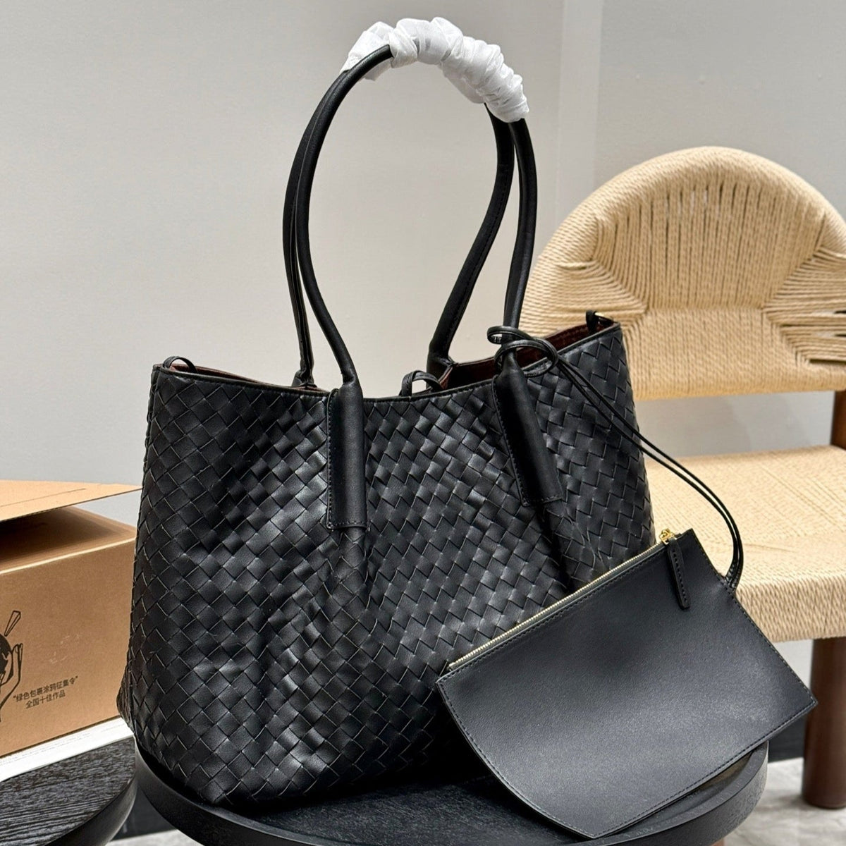 PINACOTECA TOTE BAG 38 IN BLACK CALFSKIN