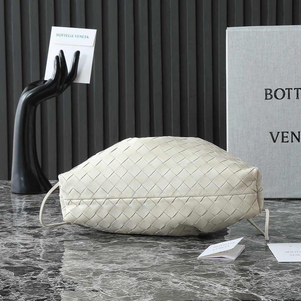 BOTTEGA VENETA 25S DUSTBAG NOTTE 33 IN IVORY CALFSKIN GOLD HARDWARE