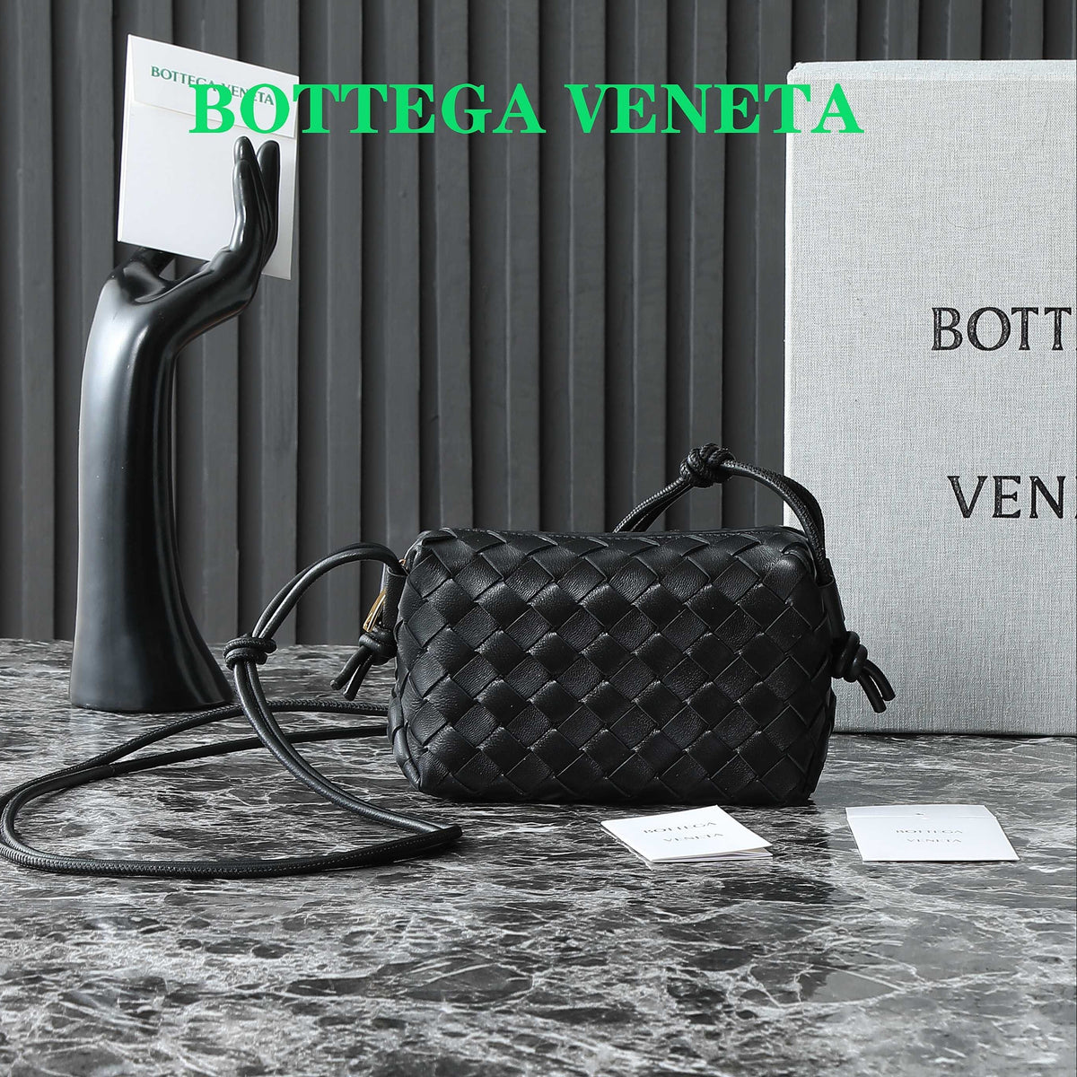 BV MINI LOOP 17CM BLACK CALFSKIN