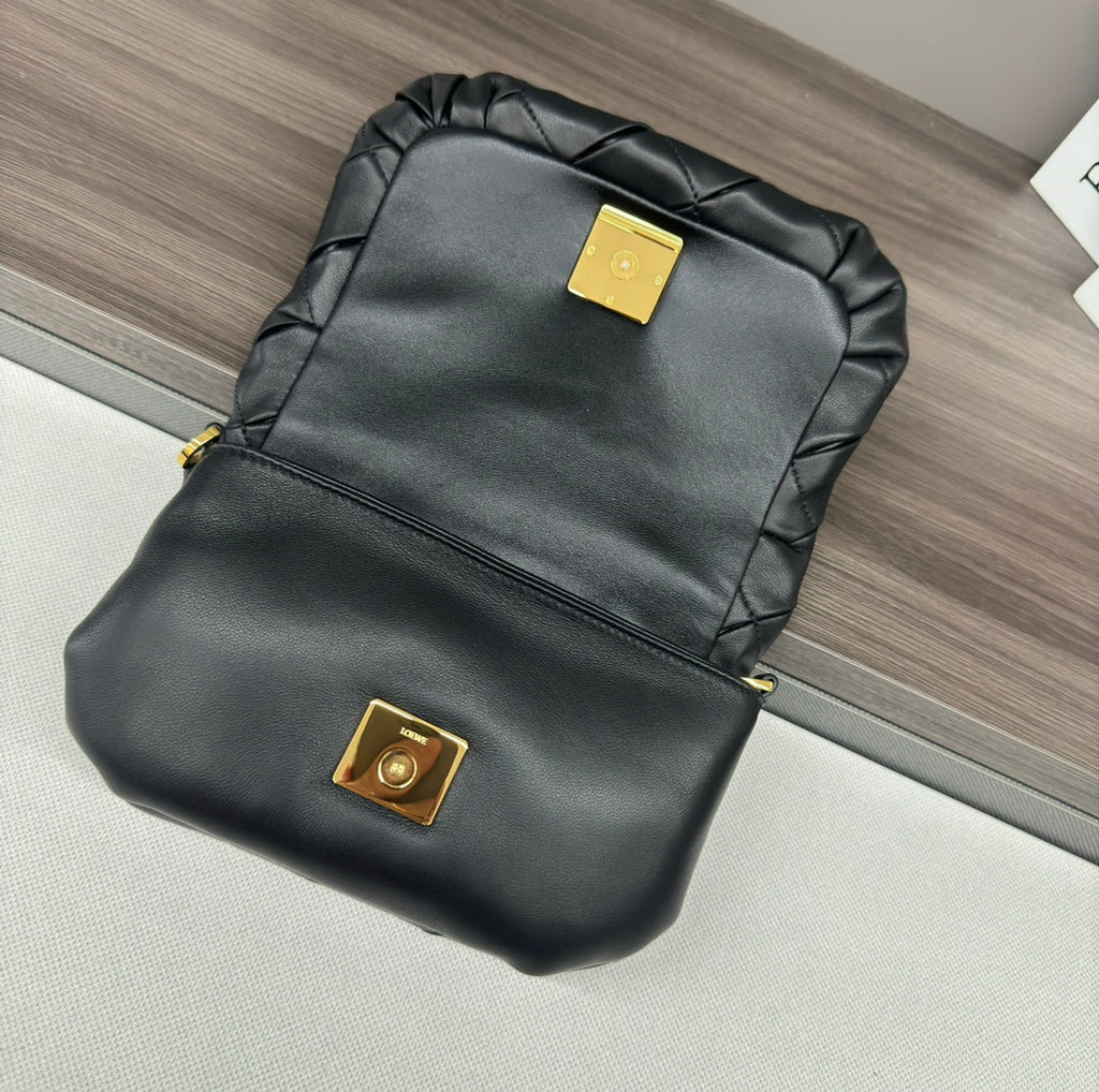 LOE 20 PUFFER GOYA BAG IN BLACK NAPPA LAMBSKIN