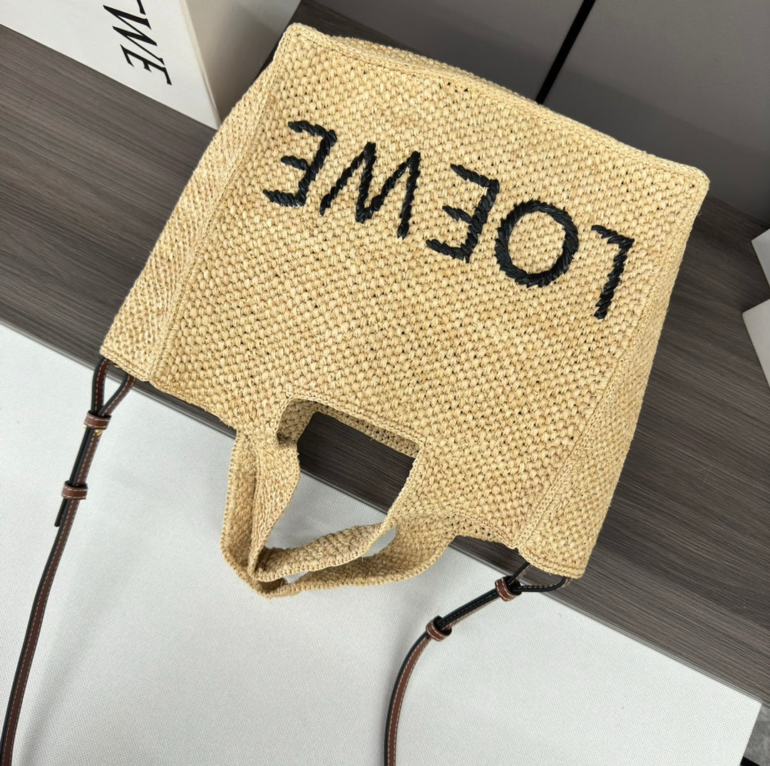LOEWE 25S WE FONT TOTE BAG 30 IN NATURAL RAFFIA FIBER CALFSKIN SHOULDER STRAP