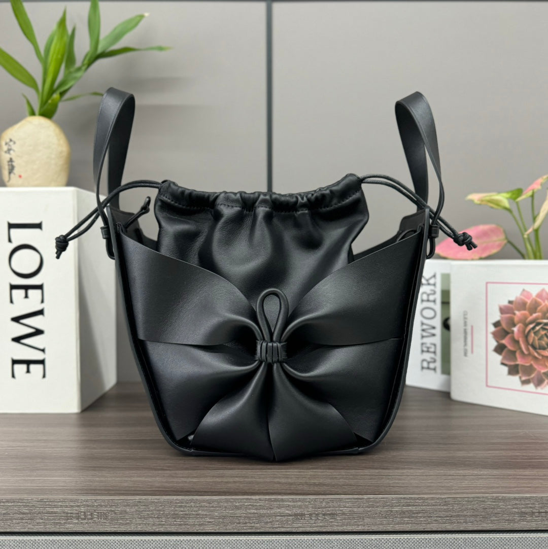 LOE 27 HAMMOCK COMPACT BAG IN BLACK CALFSKIN