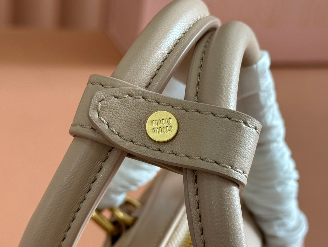 ARCADIE MATELASSÉ BAG 19 IN NUDE CALFSKIN GOLD HARDWARE