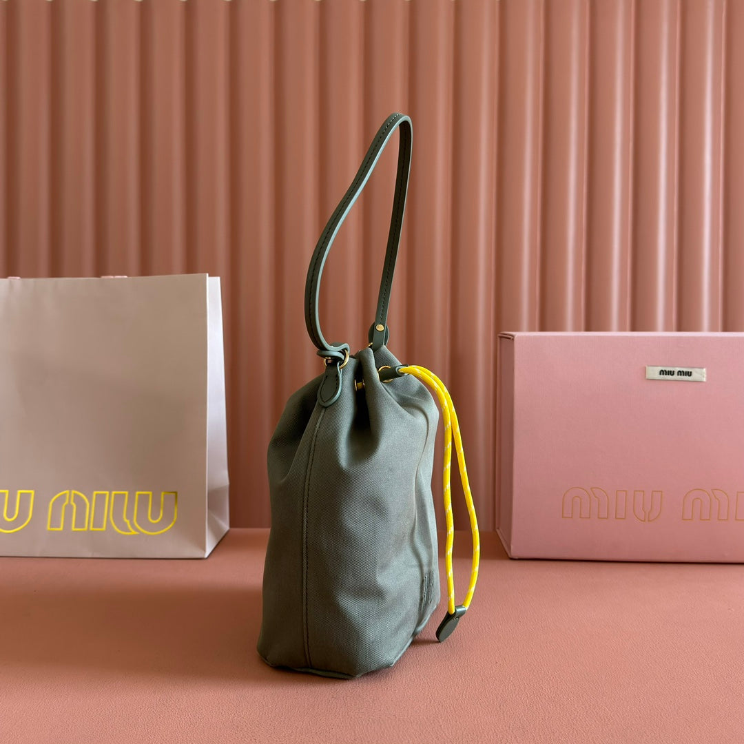 GABADINE POUCH 22.5 IN OLIVE GREEN CANVAS YELLOW DRAWSTRING