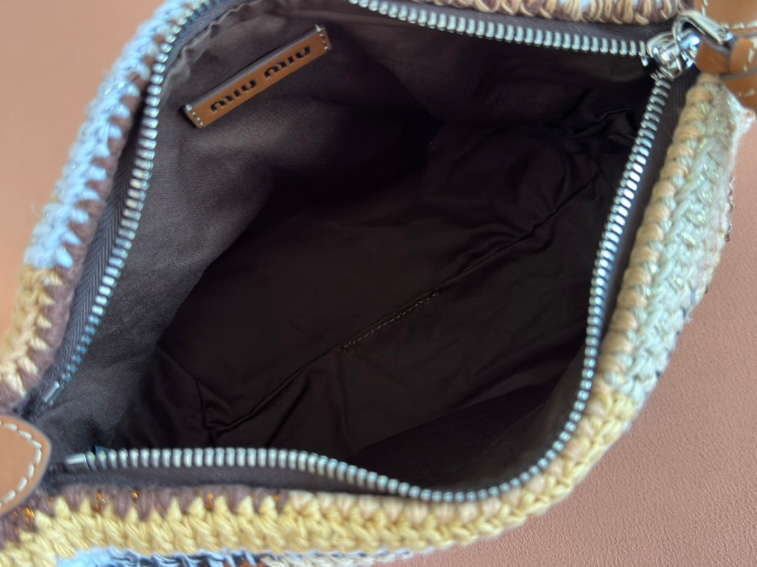 CROCHET SHOULDER BAG 25.5 NATURAL COLOUR-BLOCK WOOL WITH BROWN STRAP CALFSKIN