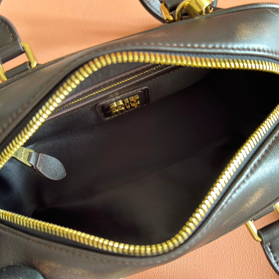 MIUMIU 26S ARCADIE MATELASSE BAG 22 IN BLACK CALFSKIN GOLD HARDWARE