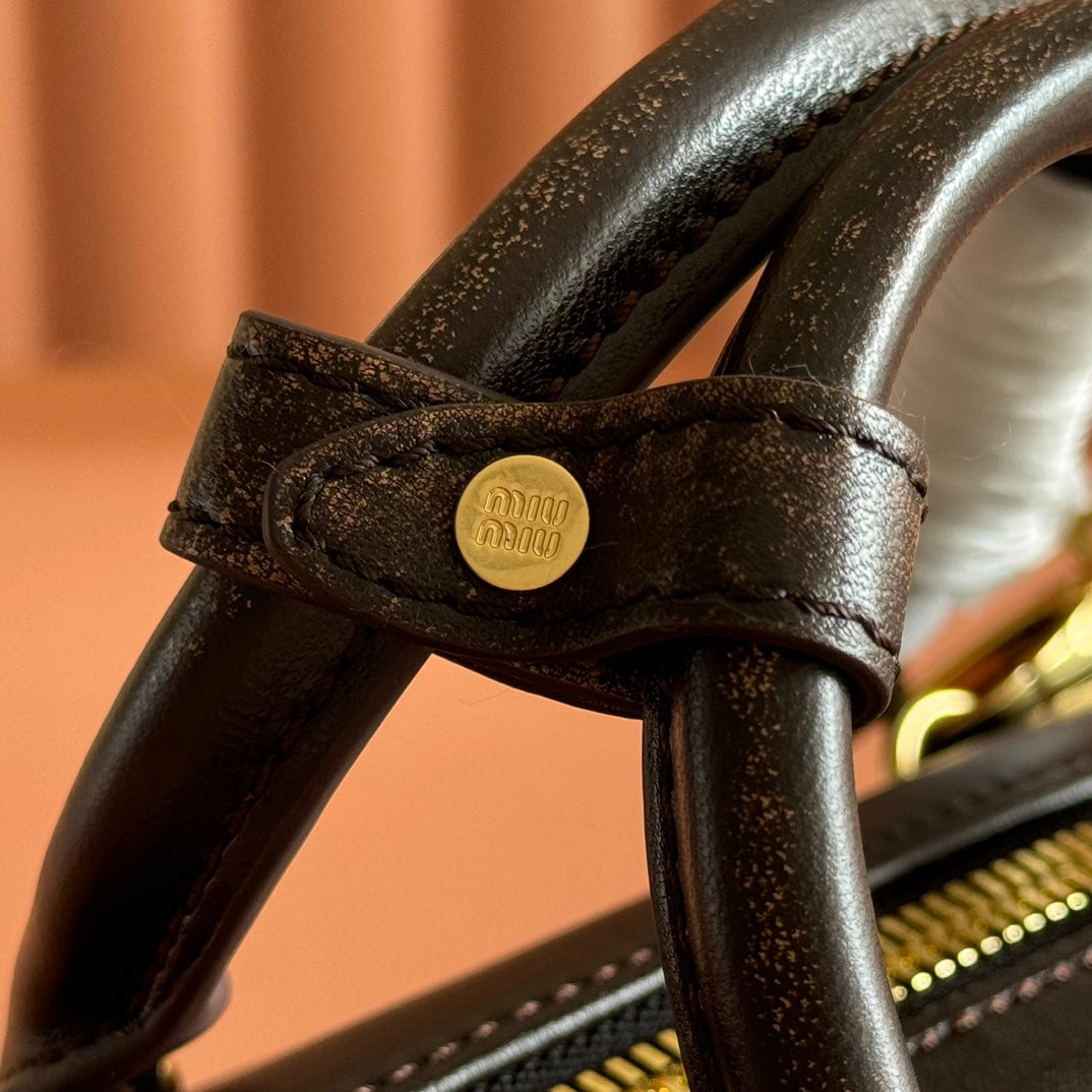 MIUMIU 26S ARCADIE MATELASSE BAG 22 IN BLACK CALFSKIN GOLD HARDWARE