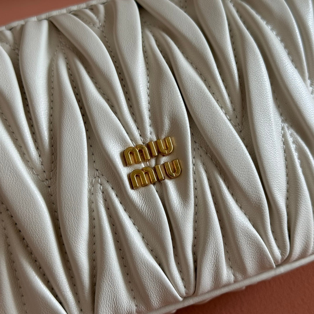 MIUMIU 26S POUCH BAG 15 IN WHITE CALFSKIN GOLD HARDWARE