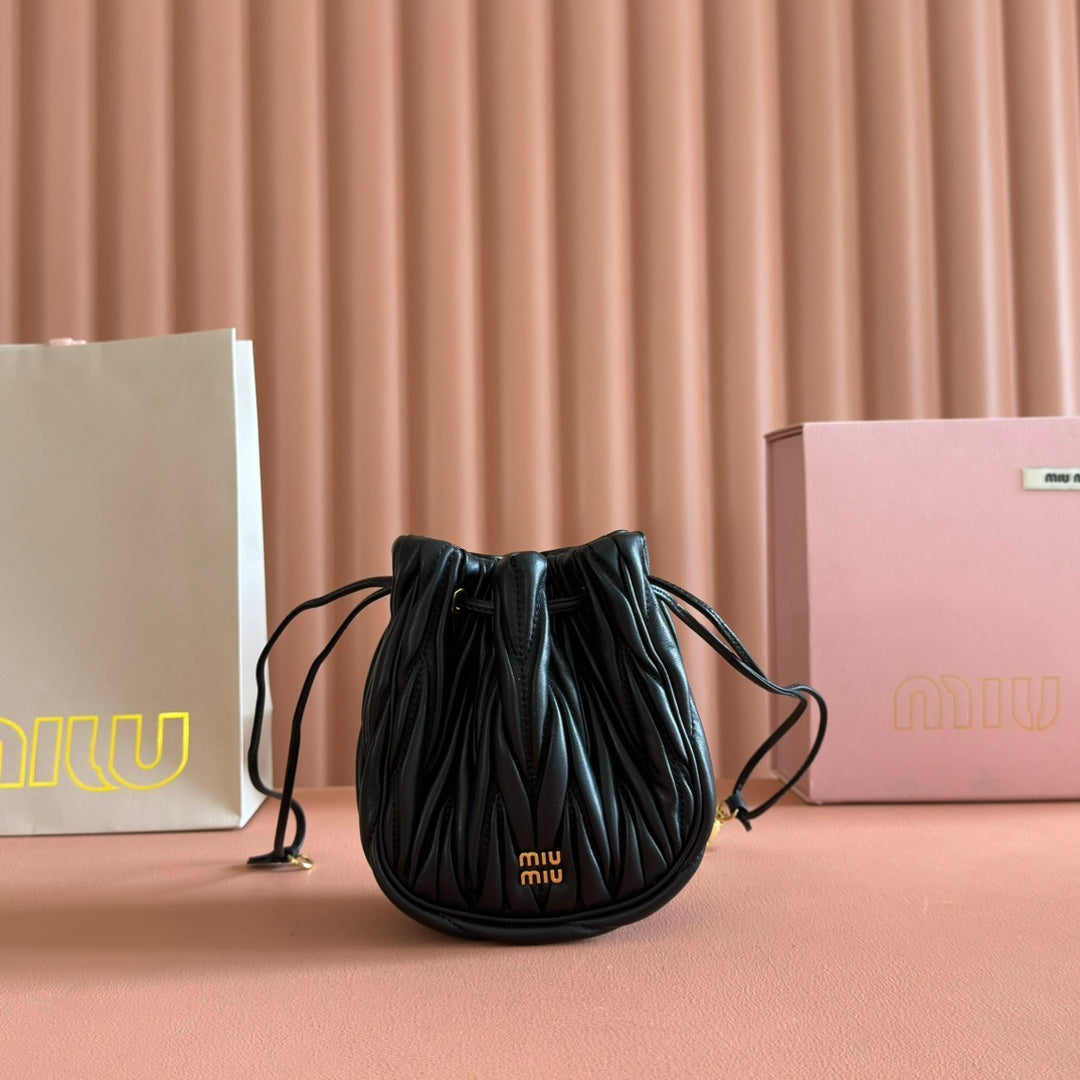 MIUMIU 26S MATELASSE POUCH BAG 16 IN BLACK CALFSKIN GOLD HARDWARE