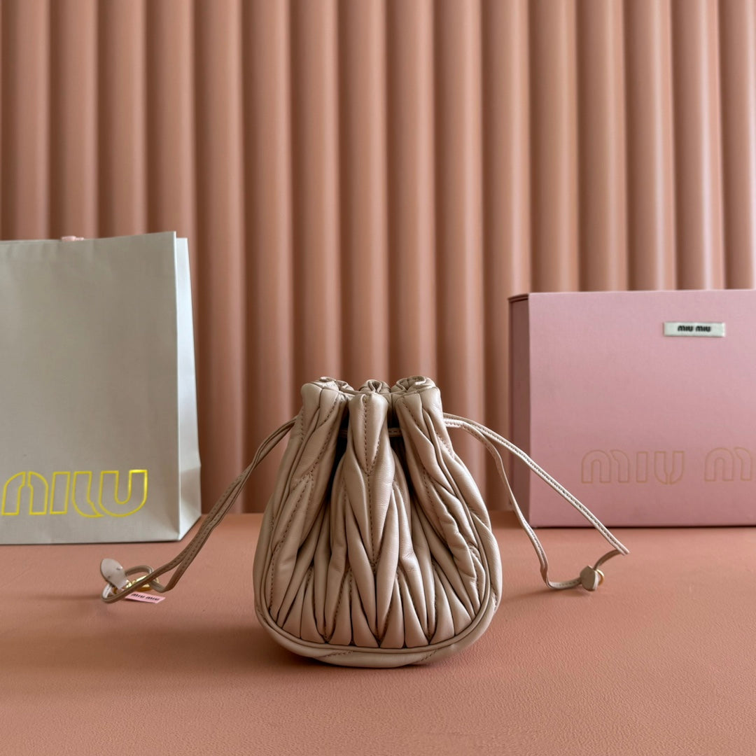 MIUMIU 26S MATELASSE POUCH BAG 16 IN LIGHT BEIGE CALFSKIN GOLD HARDWARE