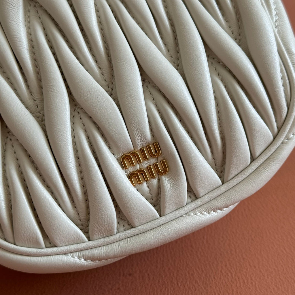 MIUMIU 26S MATELASSE POUCH BAG 16 IN WHITE CALFSKIN GOLD HARDWARE