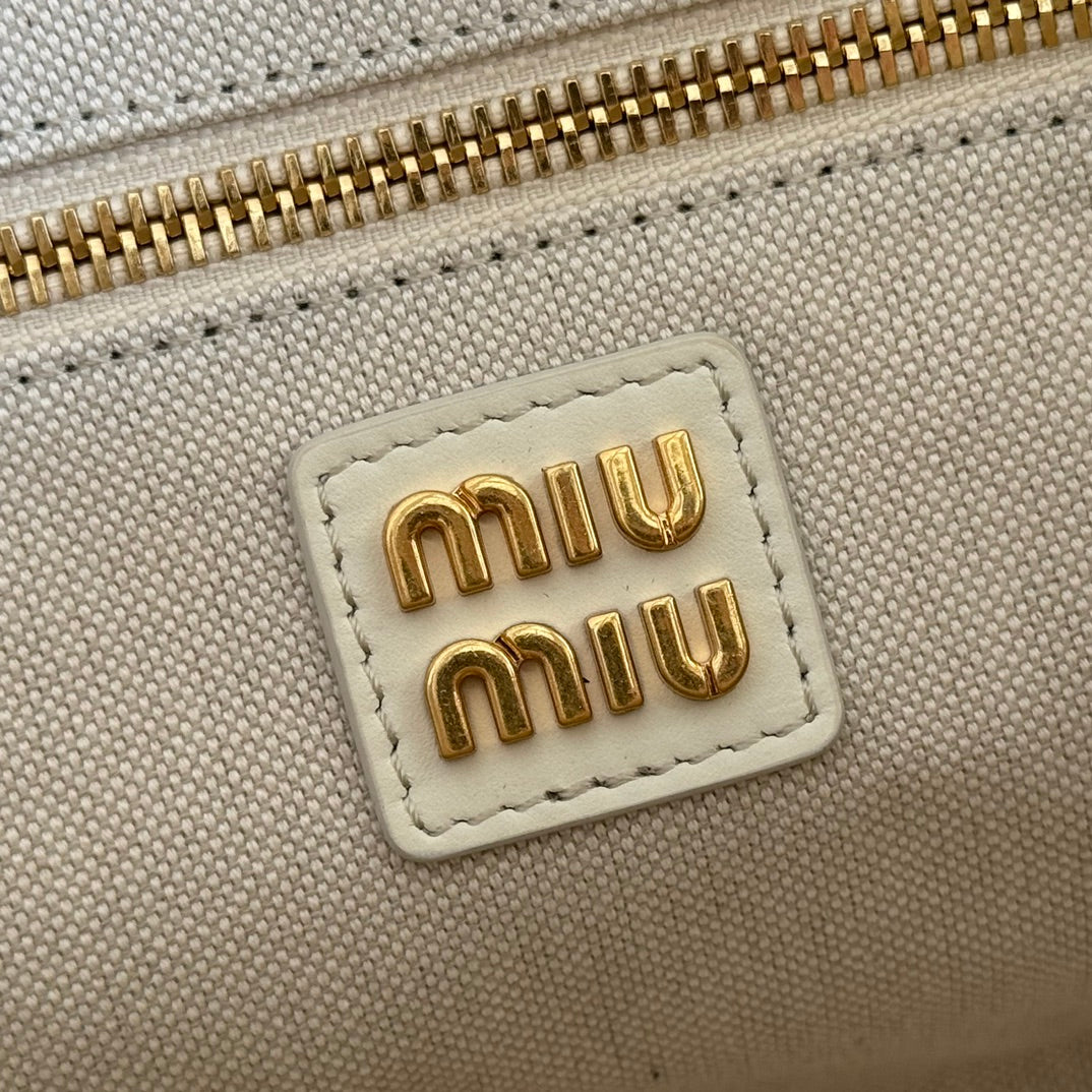 MIUMIU 26S IVY BAG 23 IN WHITE CALFSKIN GOLD HARDWARE
