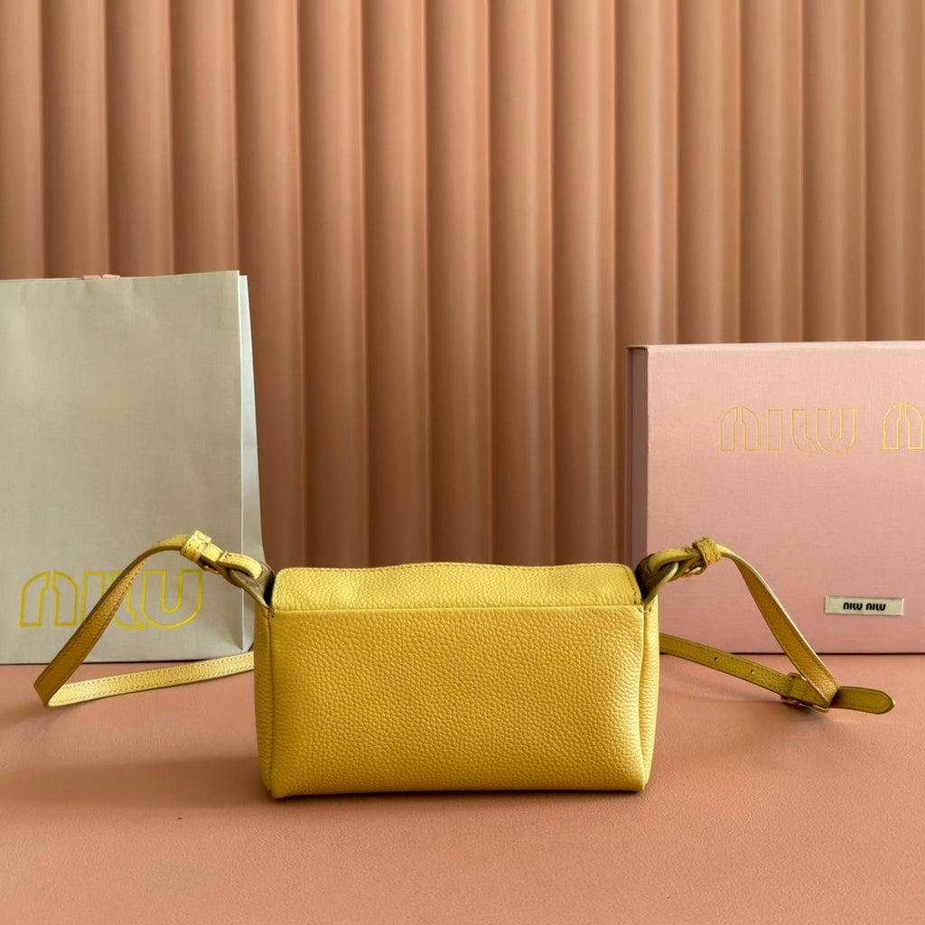 MIUMIU 26S POUCH BAG 18 IN YELLOW CALFSKIN GOLD HARDWARE