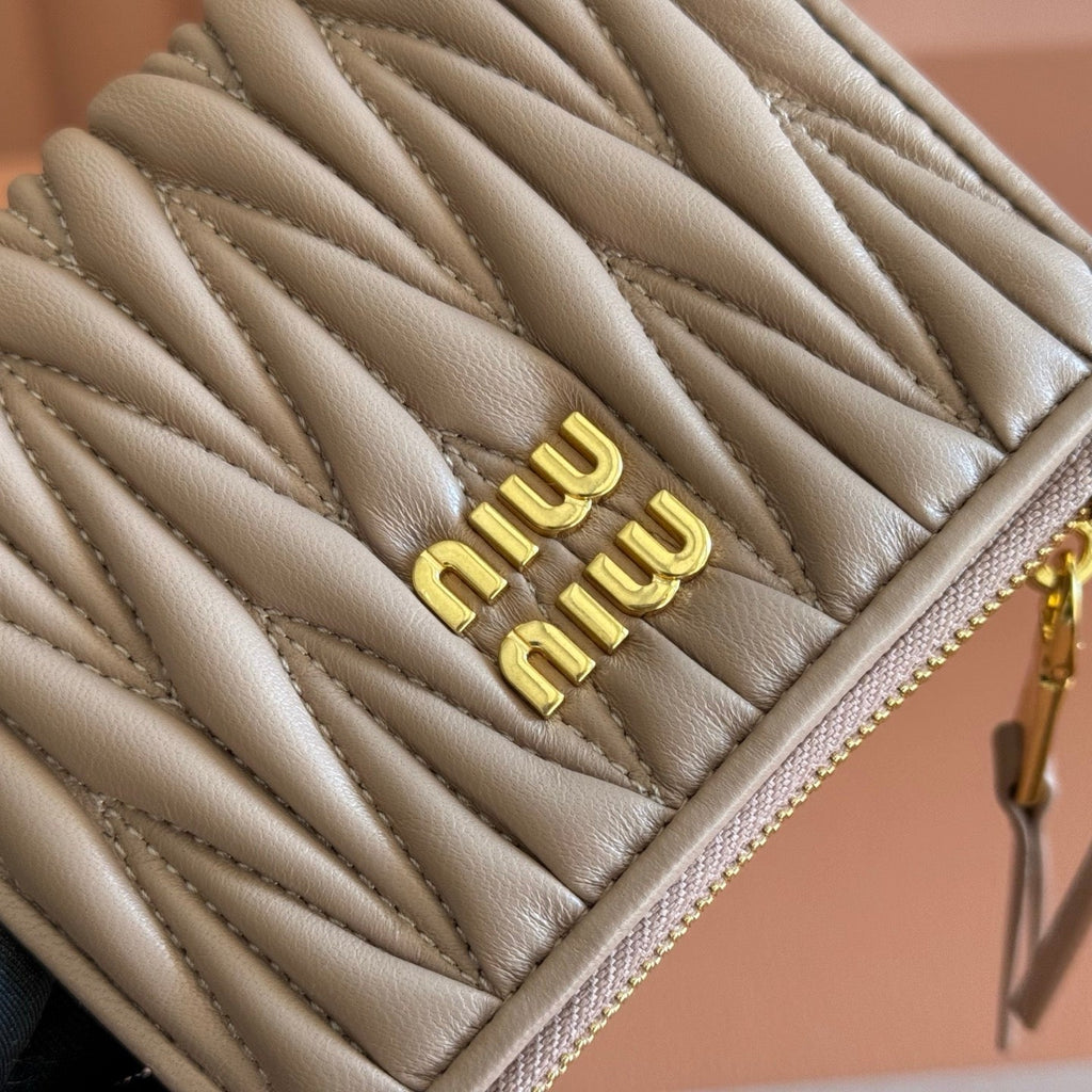 MIUMIU 26S SMALL MATELASSE CARD HOLDER 11 IN LIGHT BROWN CALFSKIN GOLD HARDWARE