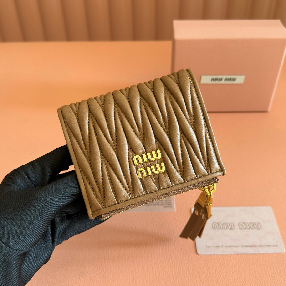 MIUMIU 26S SMALL MATELASSE CARD HOLDER 11 IN BROWN CALFSKIN GOLD HARDWARE