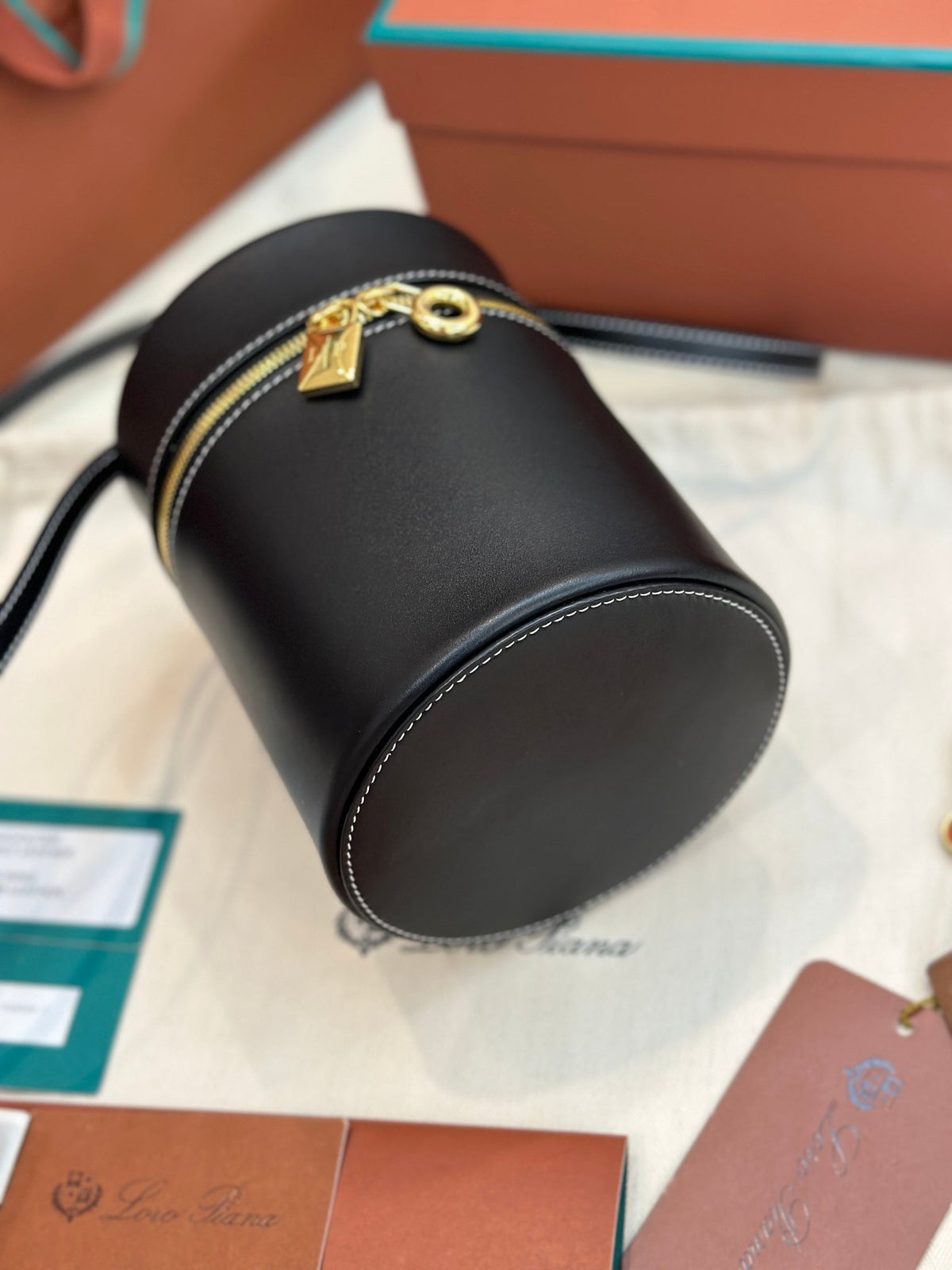 EXTRA CASE MEDIUM 16 BAG IN BLACK SMOOTH CALFSKIN WITH GOLD HARDWARE