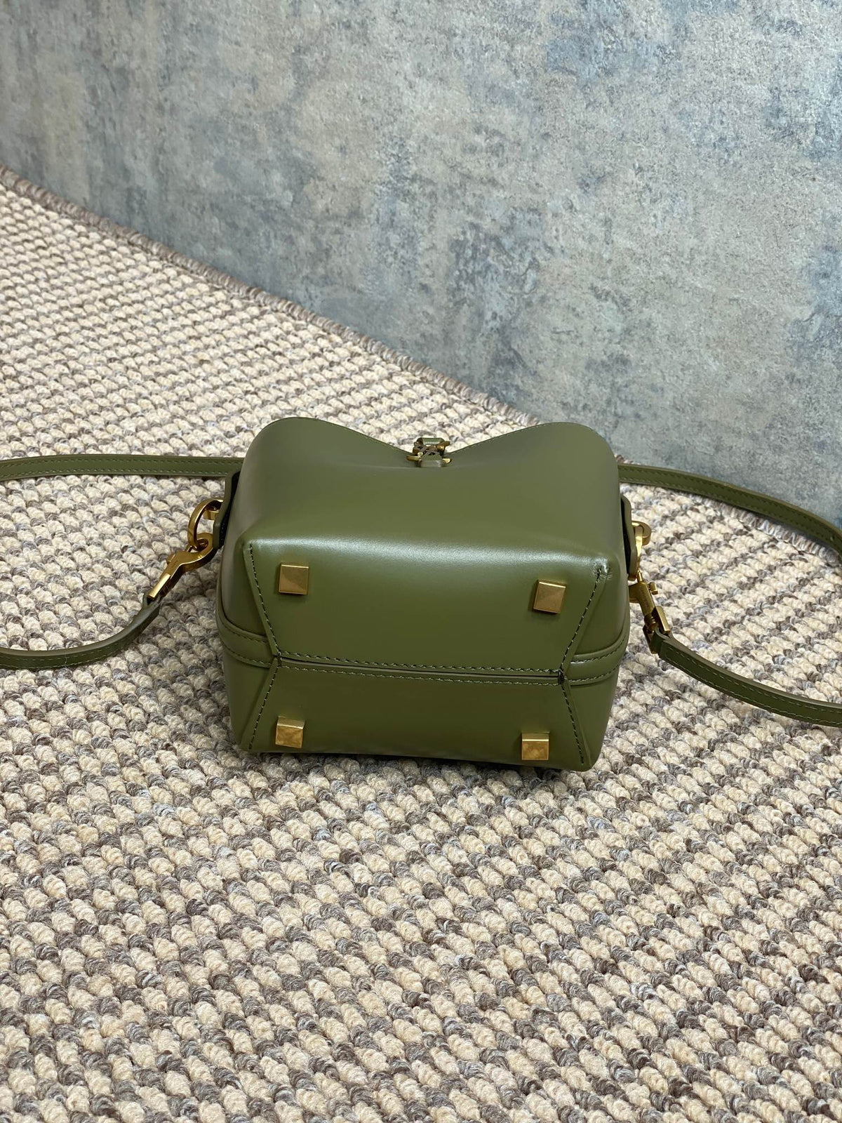 LE 37 MINI BUCKET BAG 15 IN AVOCADO GREEN CALFSKIN GOLD HARDWARE