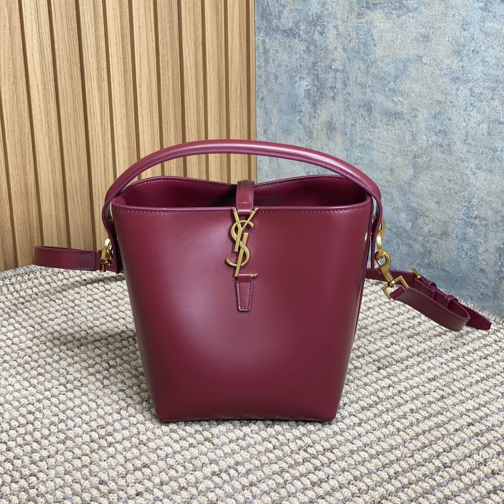 LE 37 SMALL BUCKET BAG 20 IN BURGUNDY RED CALFSKIN GOLD HARDWARE