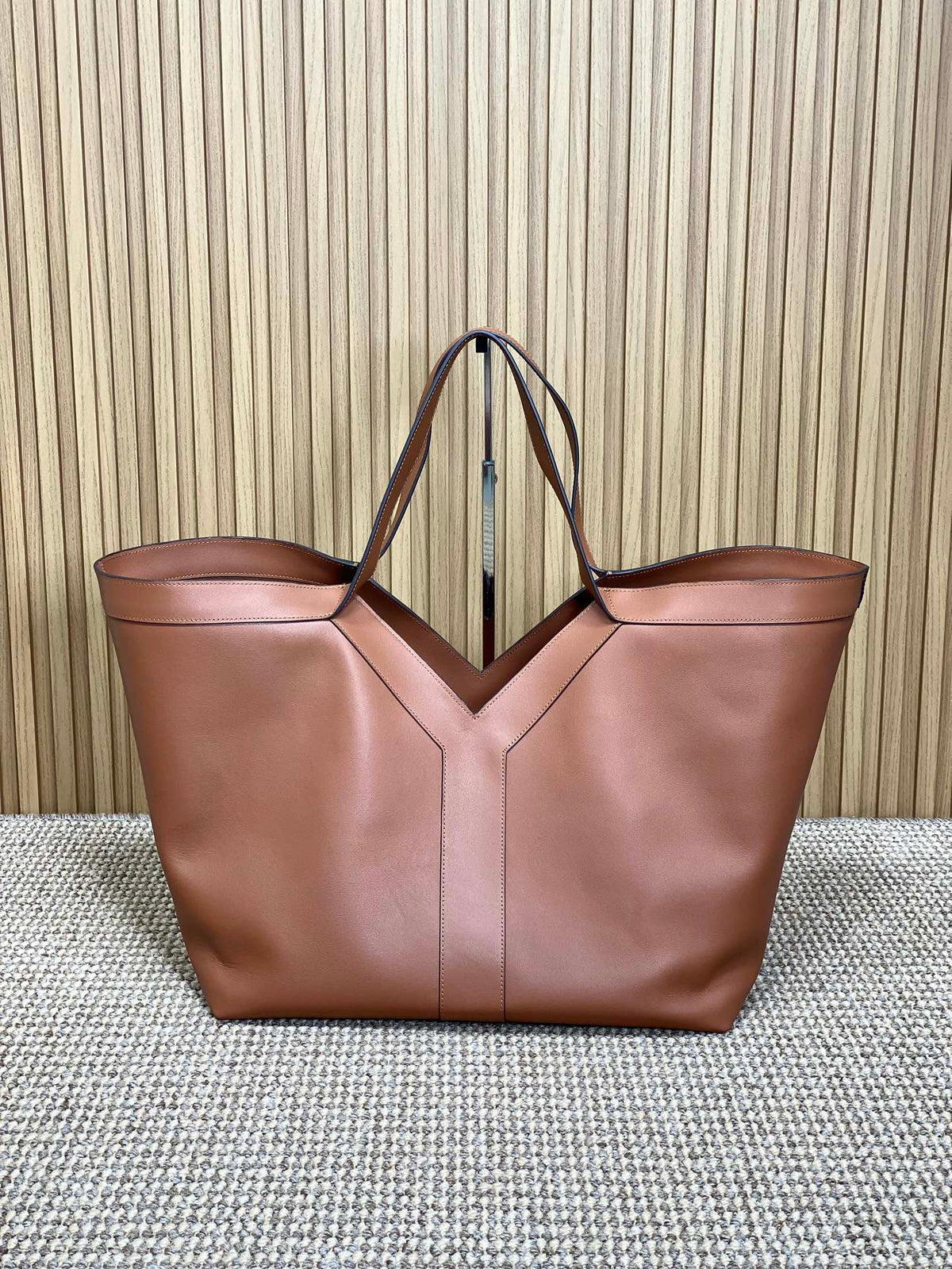 Y TOTE BAG 39 IN TAWNY BROWN CALFSKIN