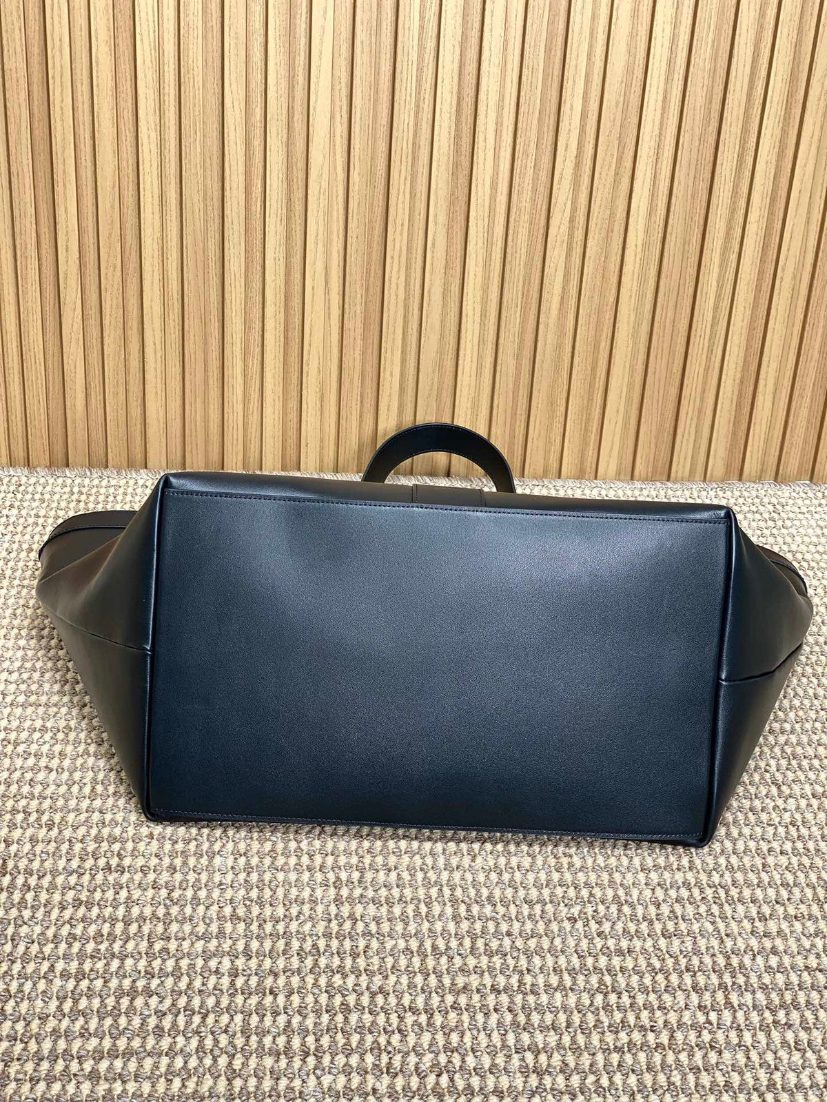 Y TOTE BAG 39 IN BLACK CALFSKIN