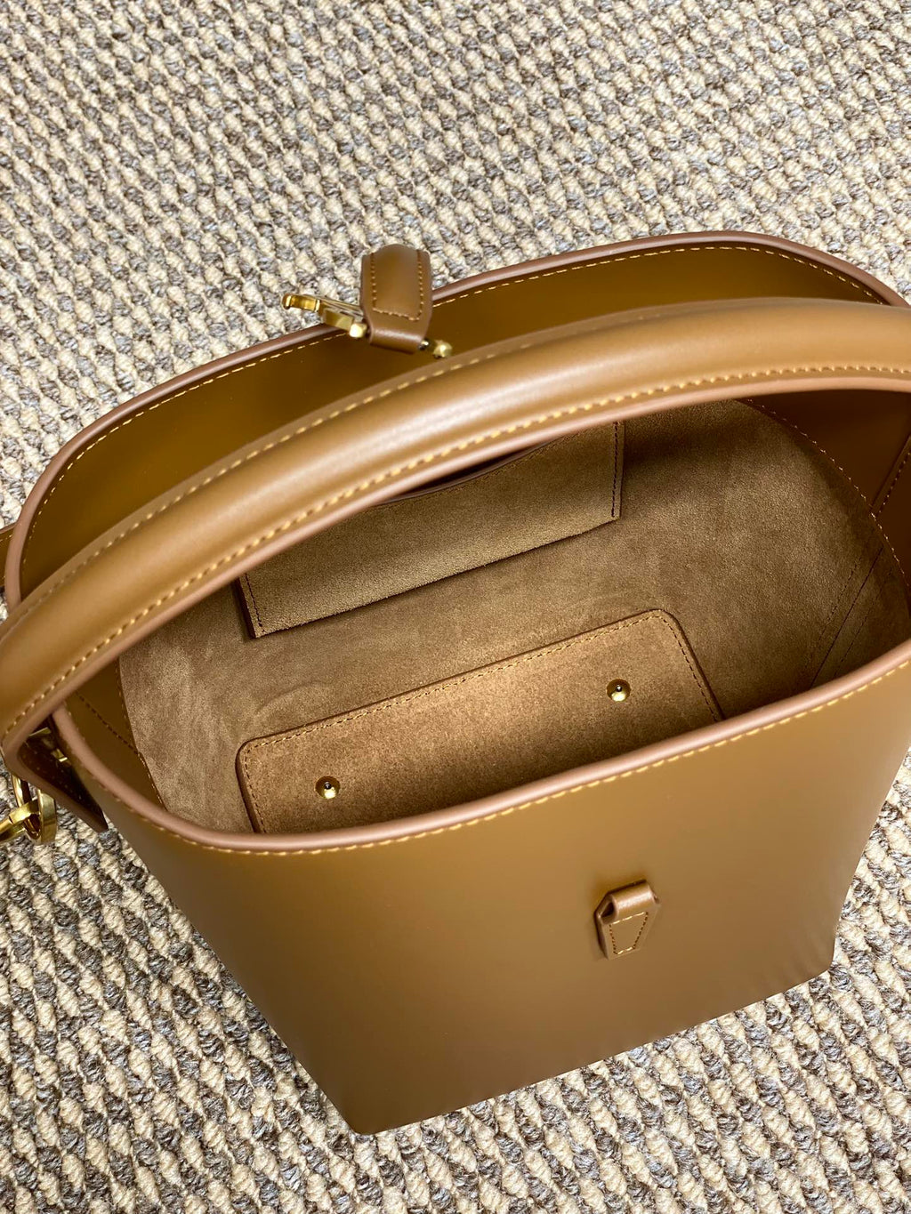 LE 37 SMALL BUCKET BAG 20 IN TORTILLA BROWN CALFSKIN GOLD HARDWARE