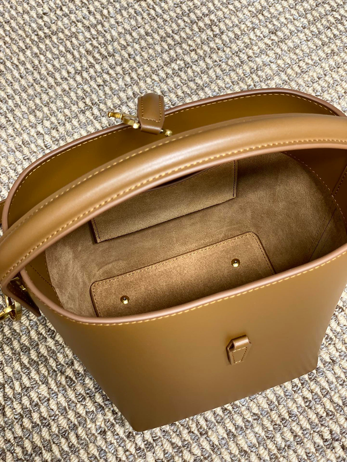 LE 37 SMALL BUCKET BAG 20 IN TORTILLA BROWN CALFSKIN GOLD HARDWARE