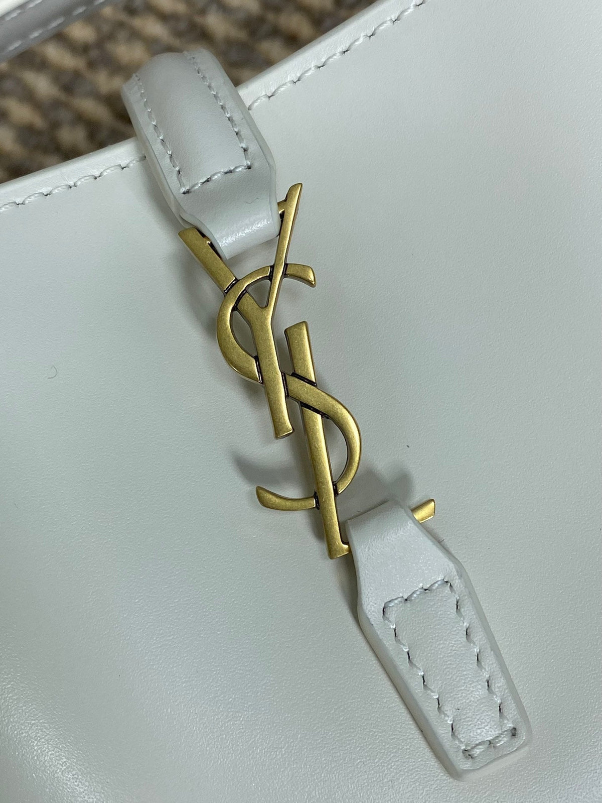 LE 37 MINI BUCKET BAG 15 IN WHITE CALFSKIN GOLD HARDWARE