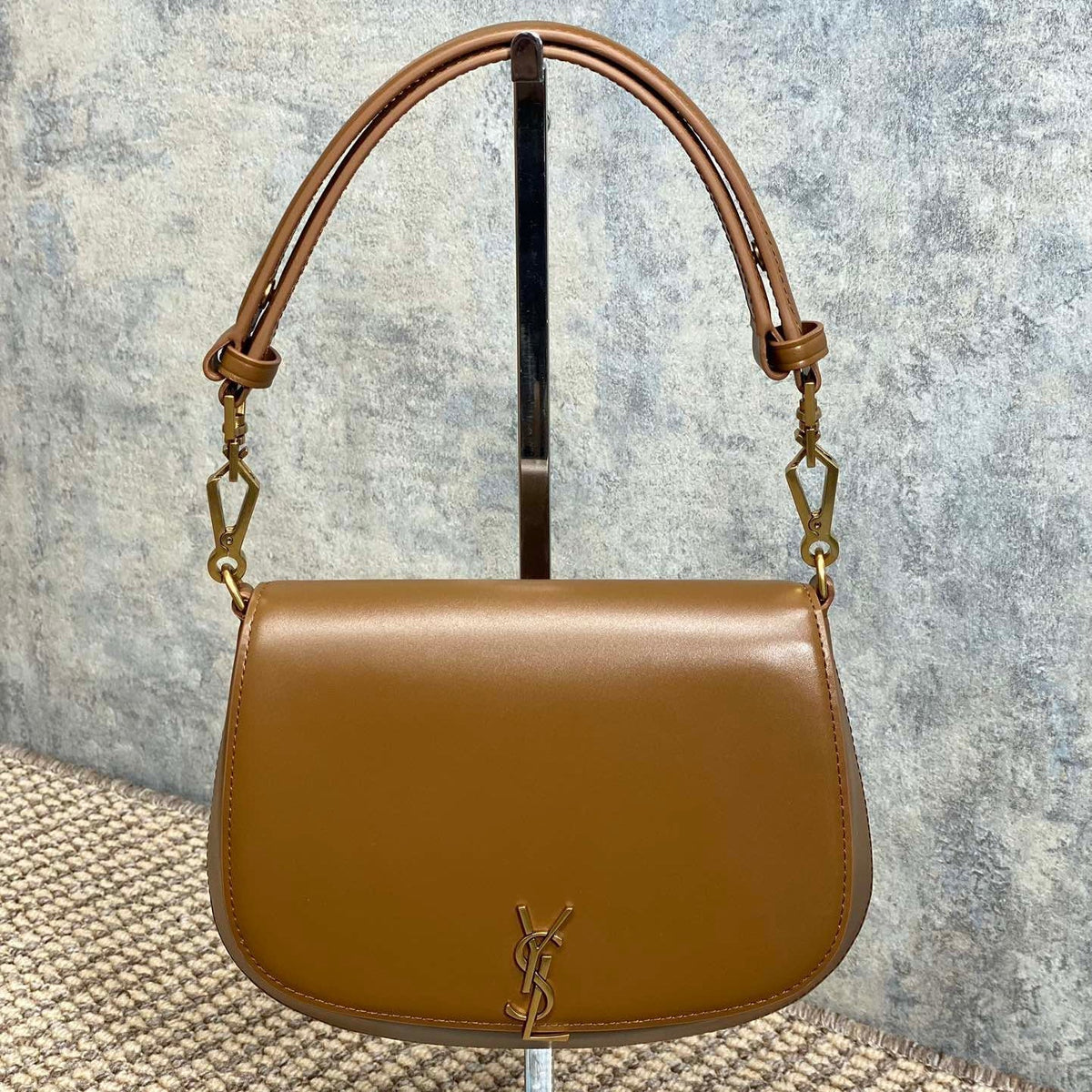 VOLTAIRE TOP HANDLE IN BOX 21 IN TAWNY BROWN CALFSKIN GOLD HARDWARE