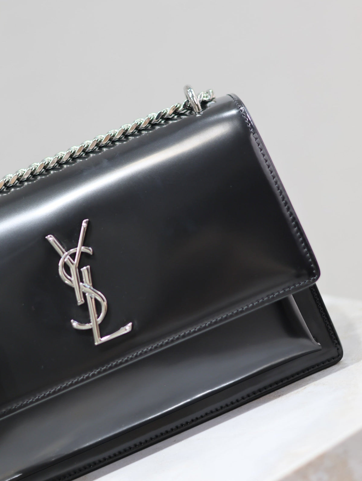 YSL 25S SUNSET MEDIUM 22 IN BLACK SHINY CALFSKIN SILVER HARDWRE