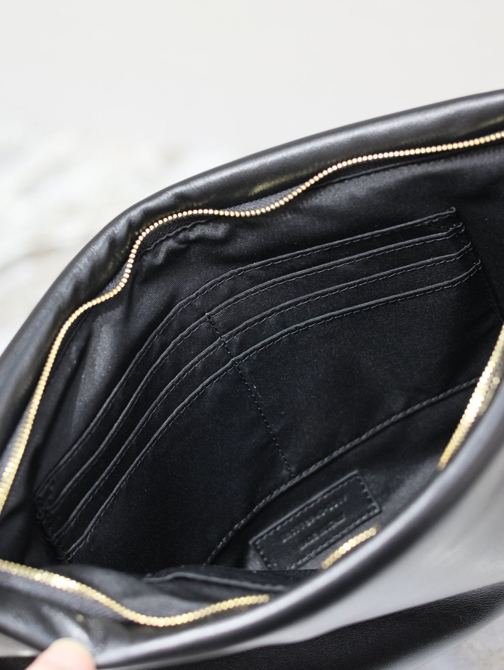 CALYPSO LARGE POUCH 30 IN BLACK SMOOTH LAMBSKIN